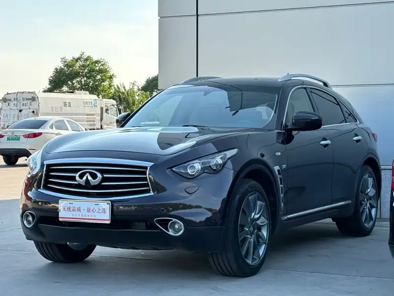 Infiniti QX70, 2015