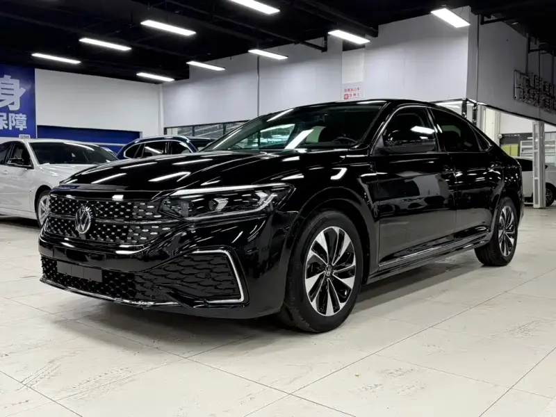 Volkswagen Passat, 2023