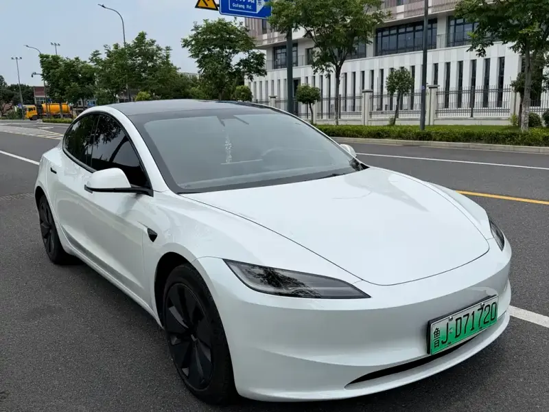 Tesla Model 3, 2024
