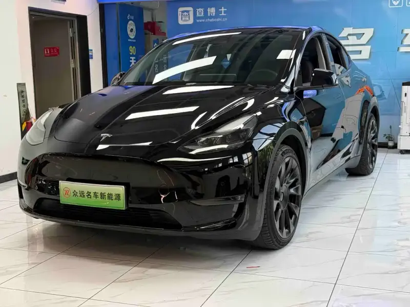 Tesla Model Y, 2022