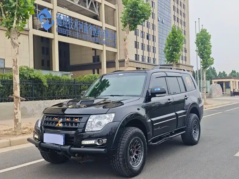 Mitsubishi Pajero (Import), 2020