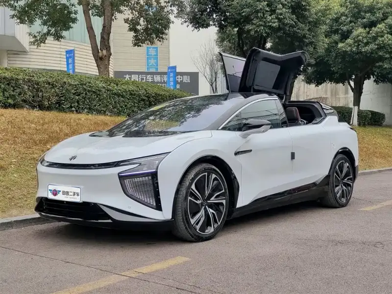 HiPhi X, 2025