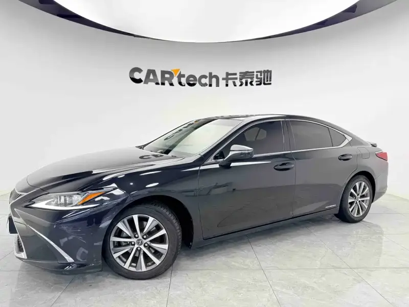 Lexus ES, 2018 — фото 1