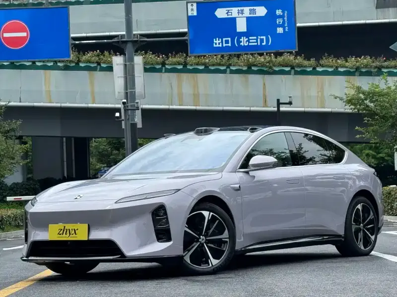 NIO ET5, 2025