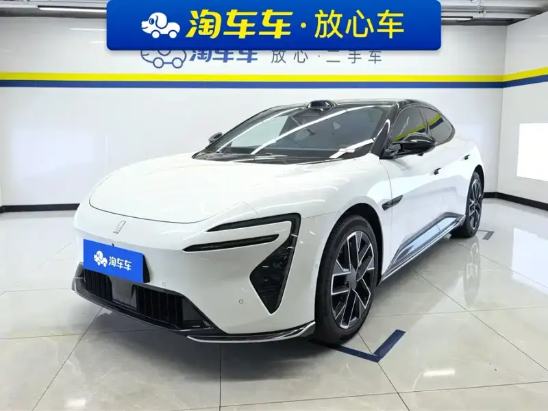 Avatr 06, 2025