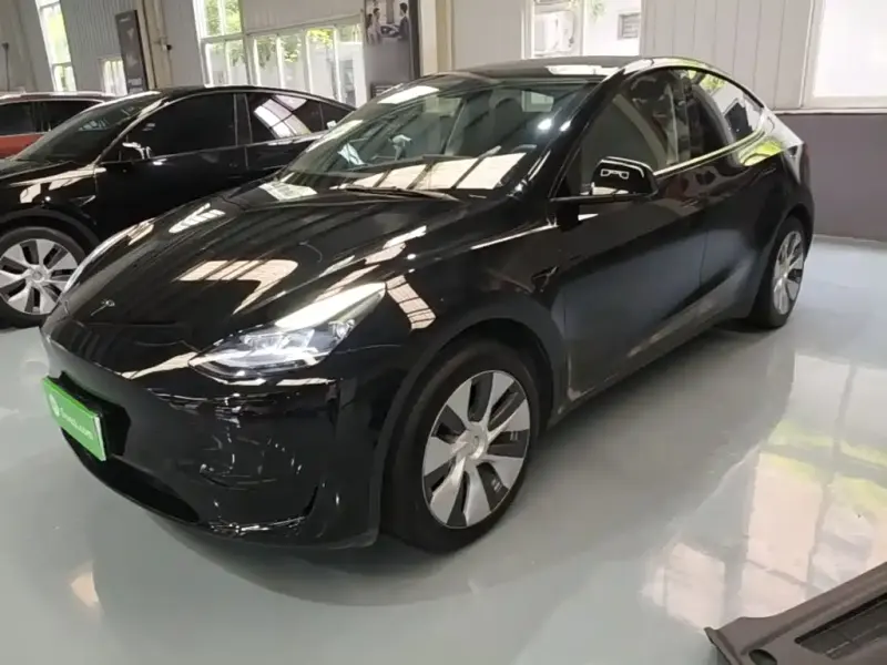 Tesla Model Y, 2023