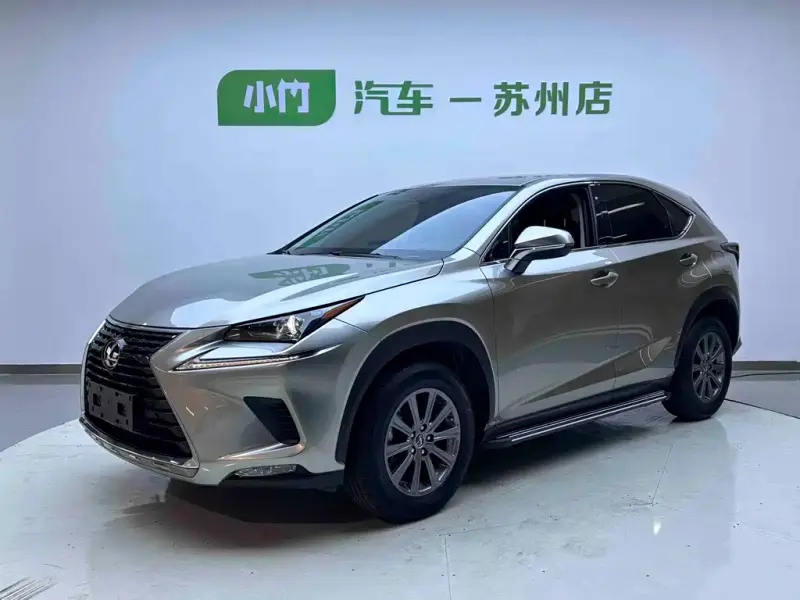 Lexus NX, 2021