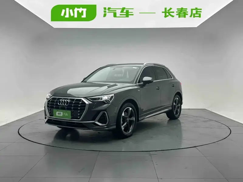 Audi Q3, 2022