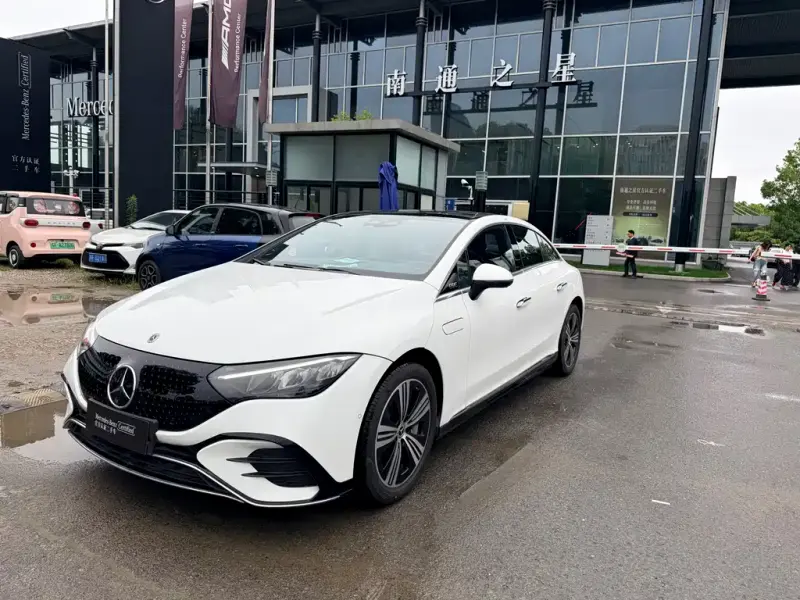 Mercedes-Benz EQE, 2025