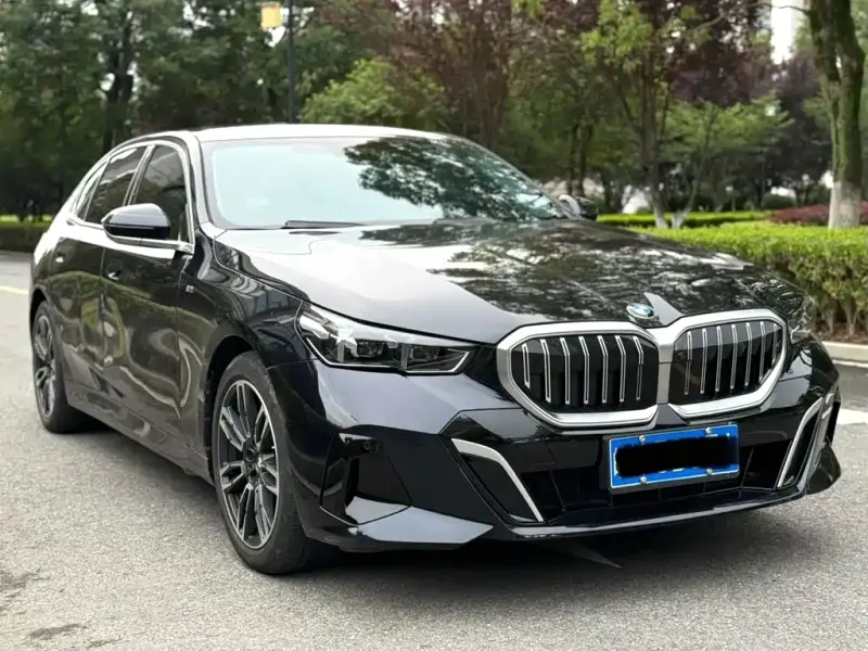 BMW 5 Series, 2025