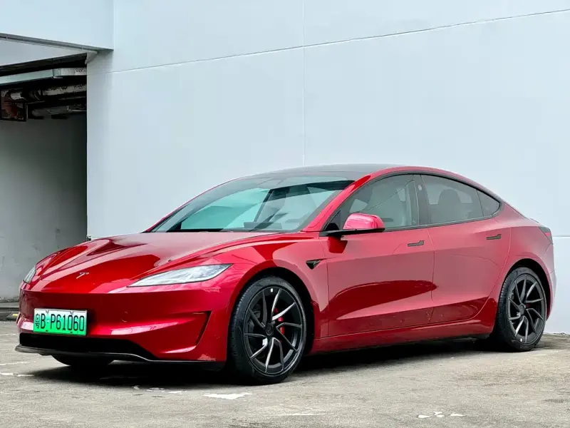 Tesla Model 3, 2025