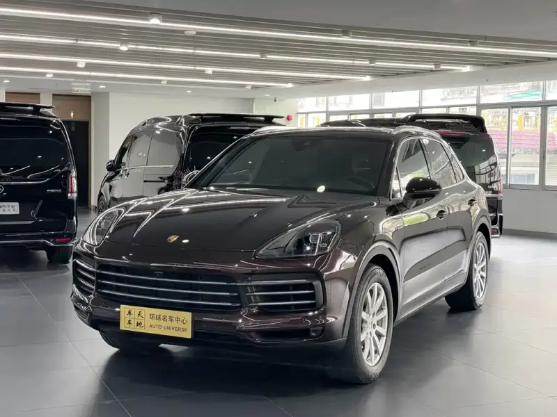 Porsche Cayenne Hybrid, 2019