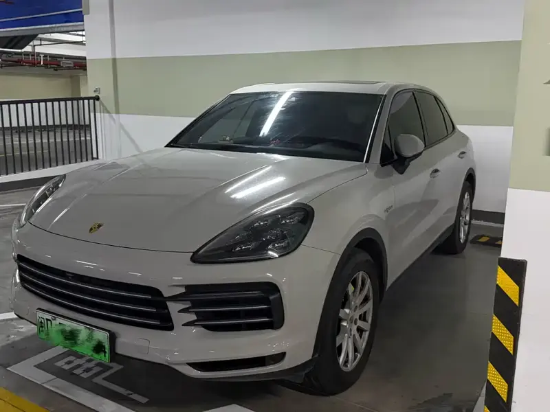 Porsche Cayenne Hybrid, 2019