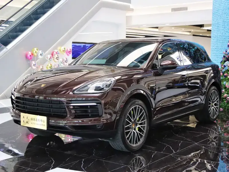 Porsche Cayenne Hybrid, 2021