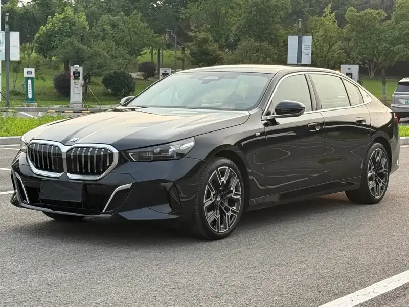 BMW 5 Series, 2025