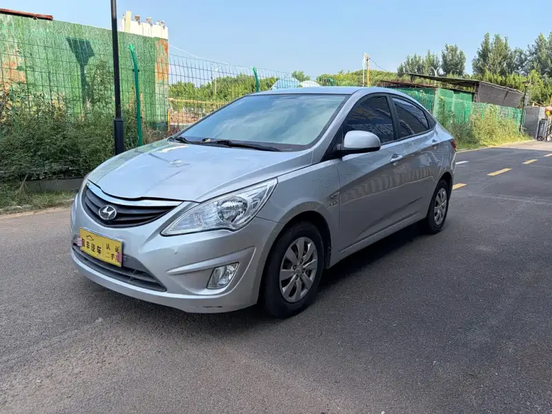 Hyundai Verna, 2011