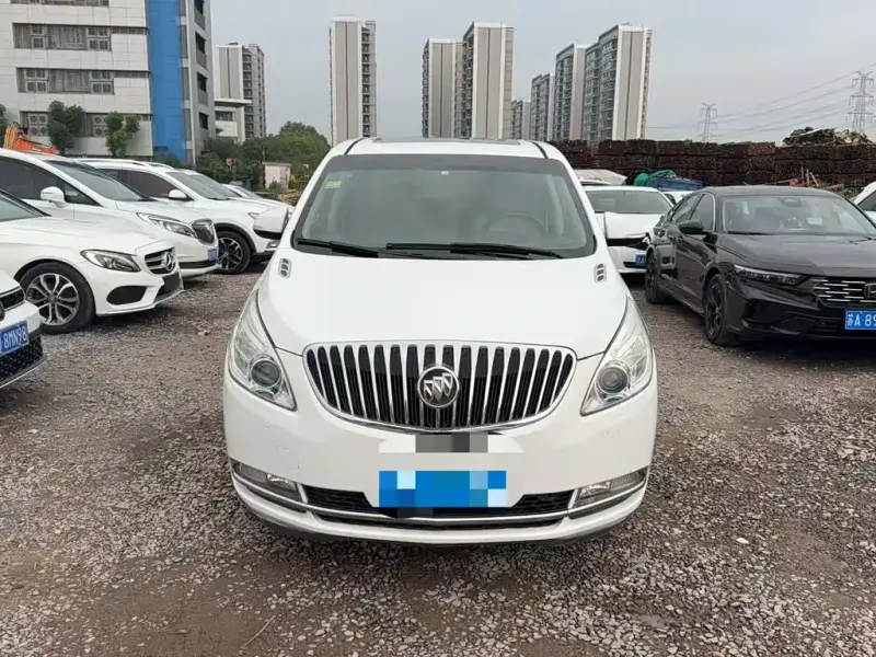 Buick GL8, 2011