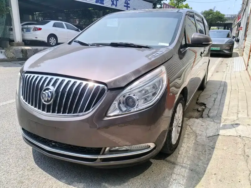 Buick GL8, 2011