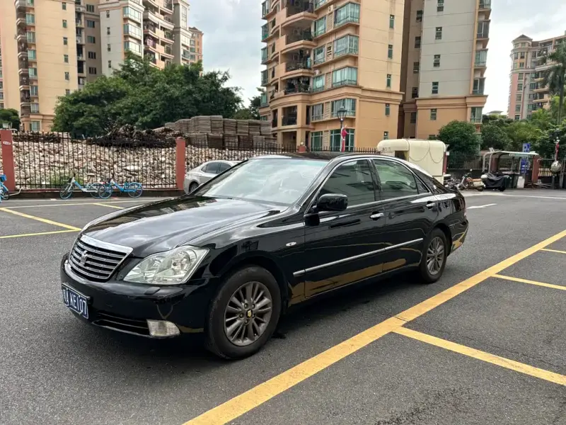 Toyota Crown, 2005