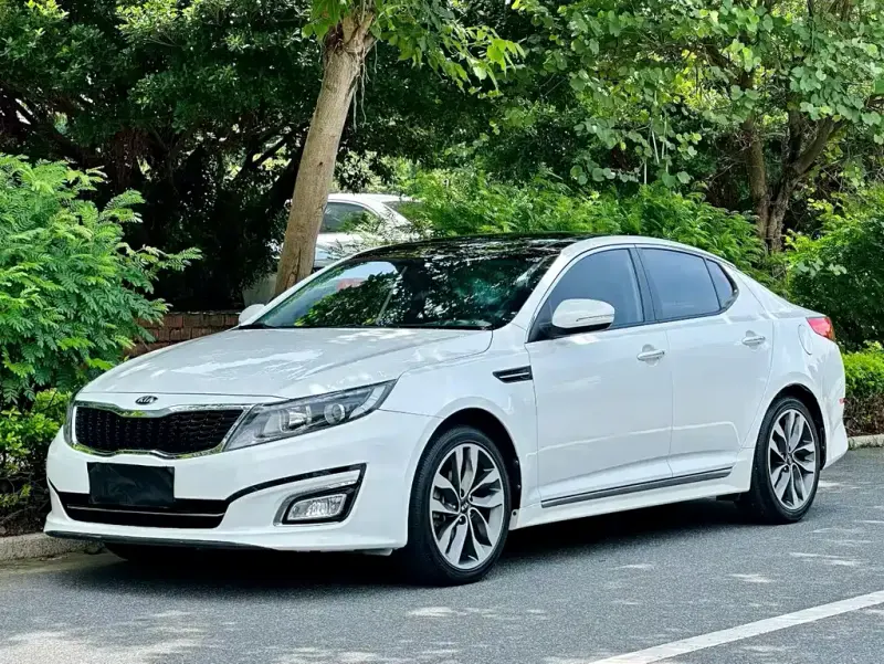 Kia K5, 2015