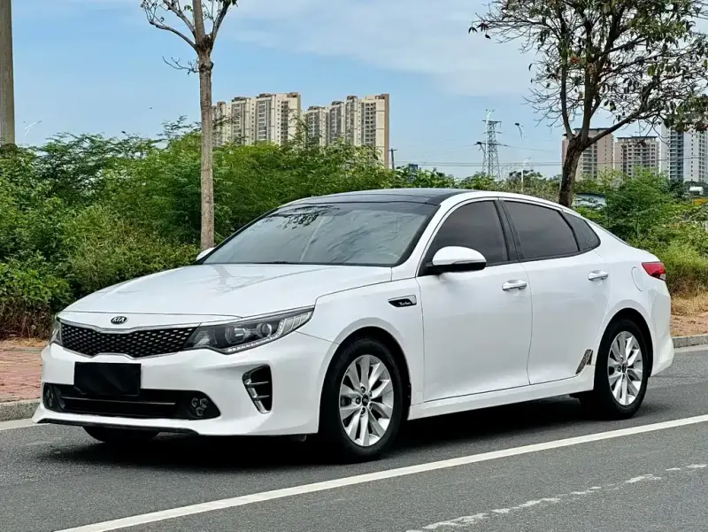 Kia K5, 2016
