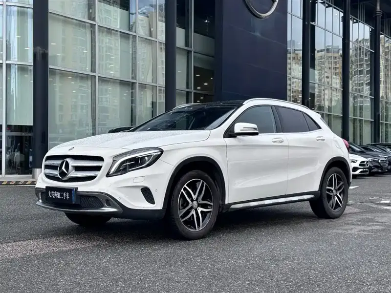Mercedes-Benz GLA, 2015 — фото 1