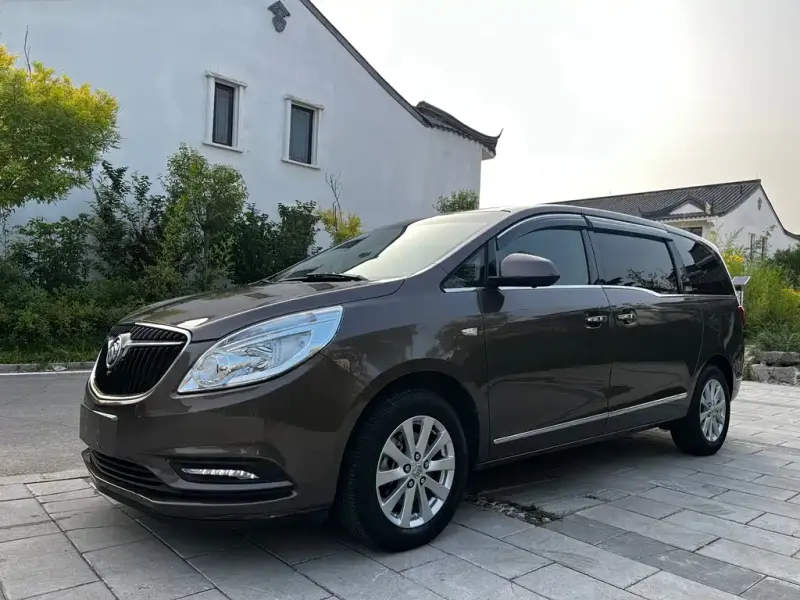 Buick GL8, 2017