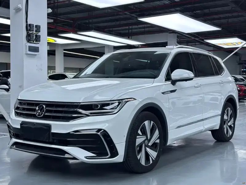 Volkswagen Tiguan L, 2024 — фото 1