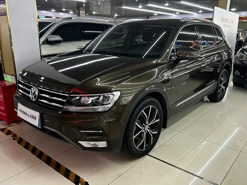 Volkswagen Tiguan L, 2019 — фото 1