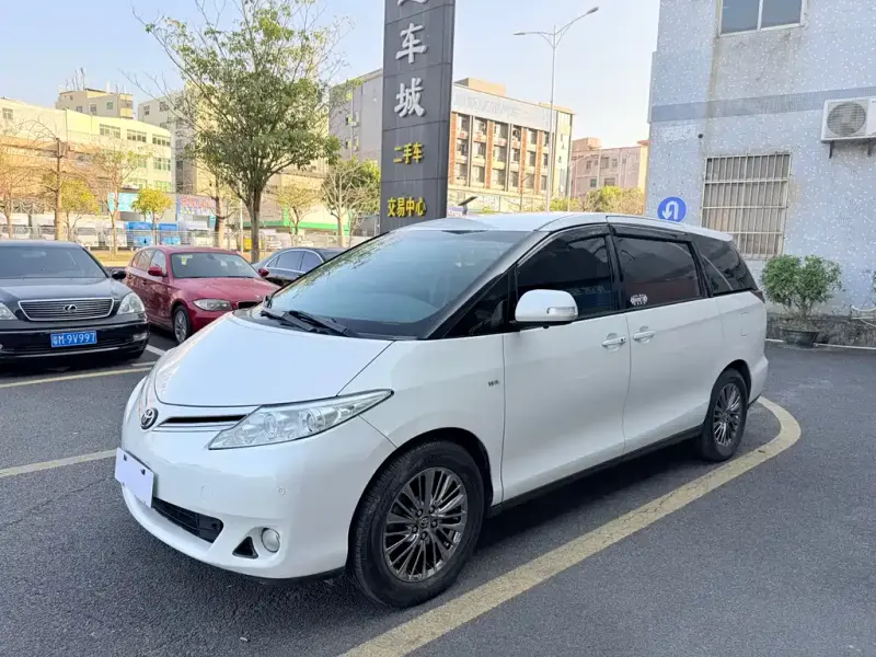 Toyota Previa, 2015 — фото 1