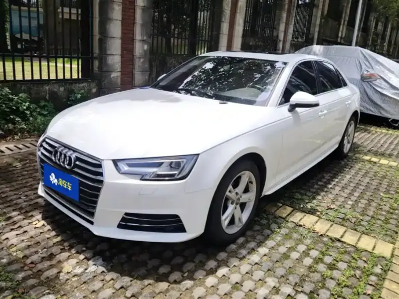 Audi A4L, 2017 — фото 1
