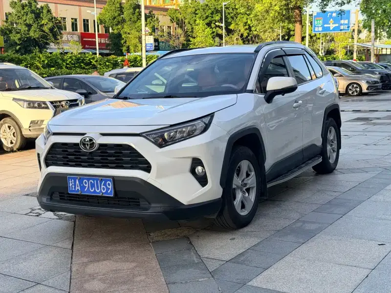 Toyota RAV4, 2021 — фото 1
