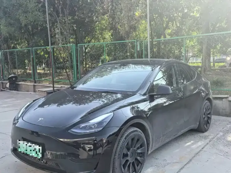 Tesla Model Y, 2022
