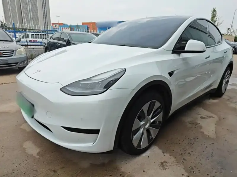 Tesla Model Y, 2023