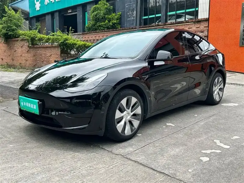 Tesla Model Y, 2022