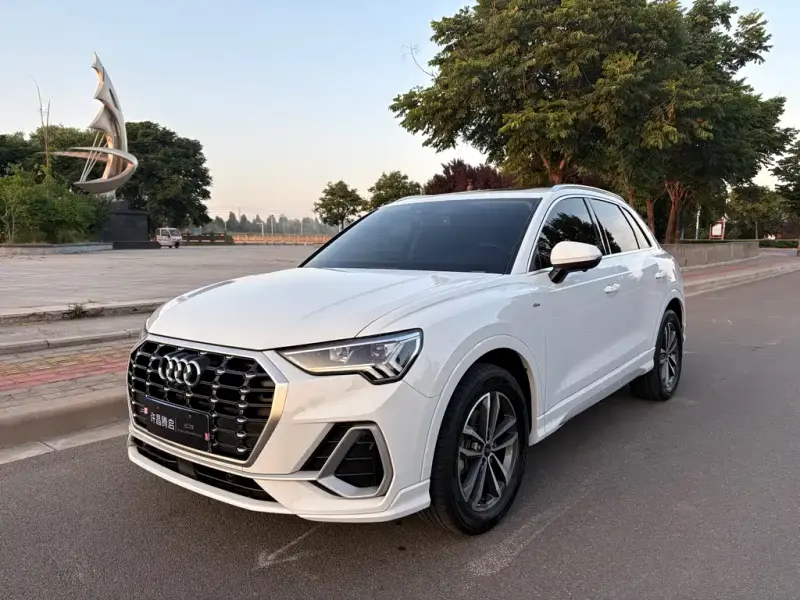 Audi Q3, 2022