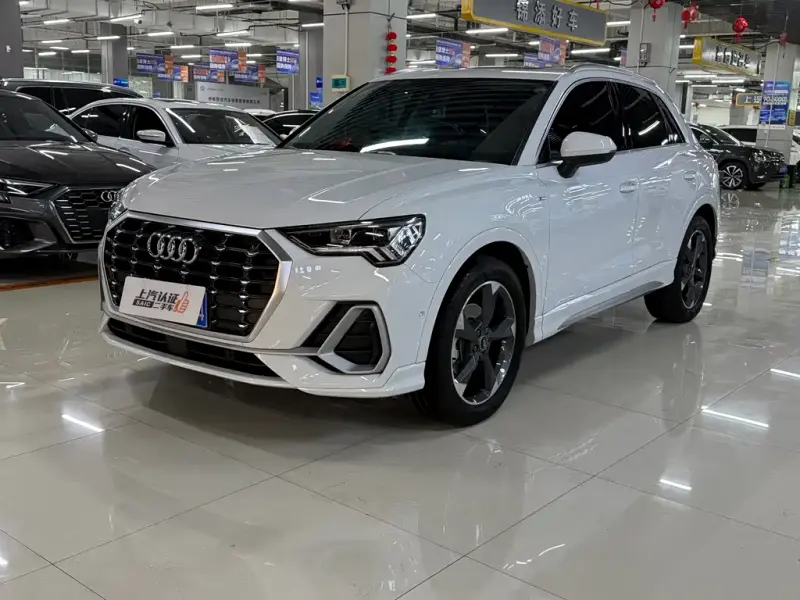 Audi Q3, 2022