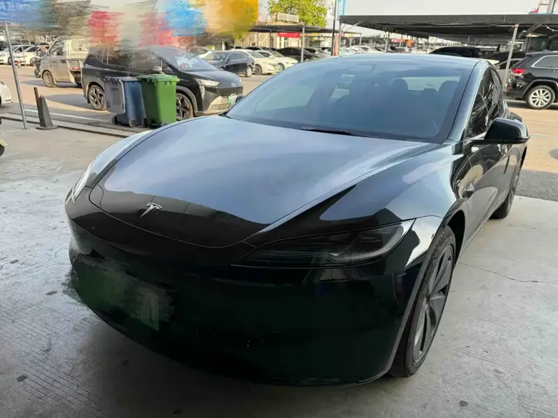 Tesla Model 3, 2025