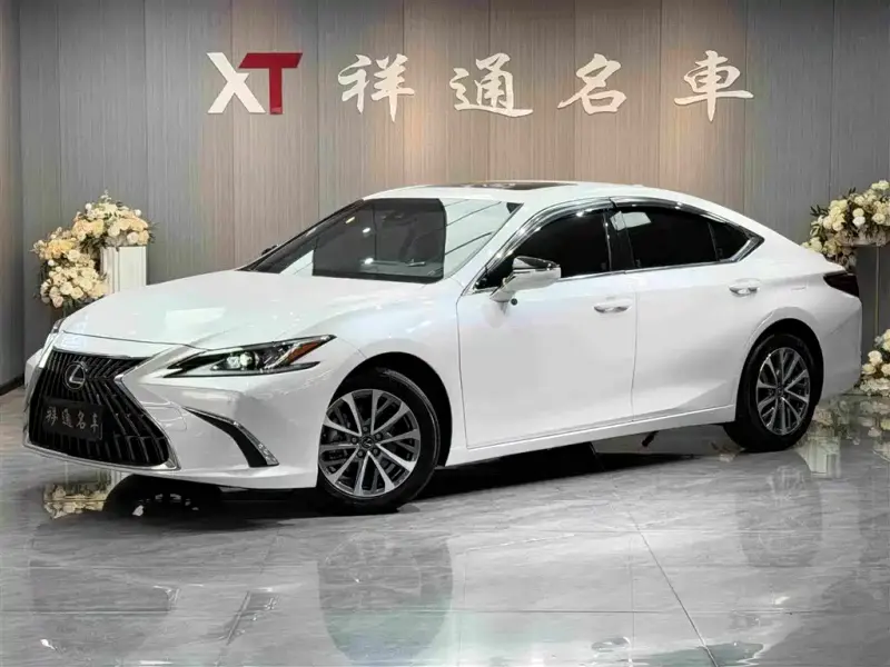 Lexus ES, 2023 — фото 1