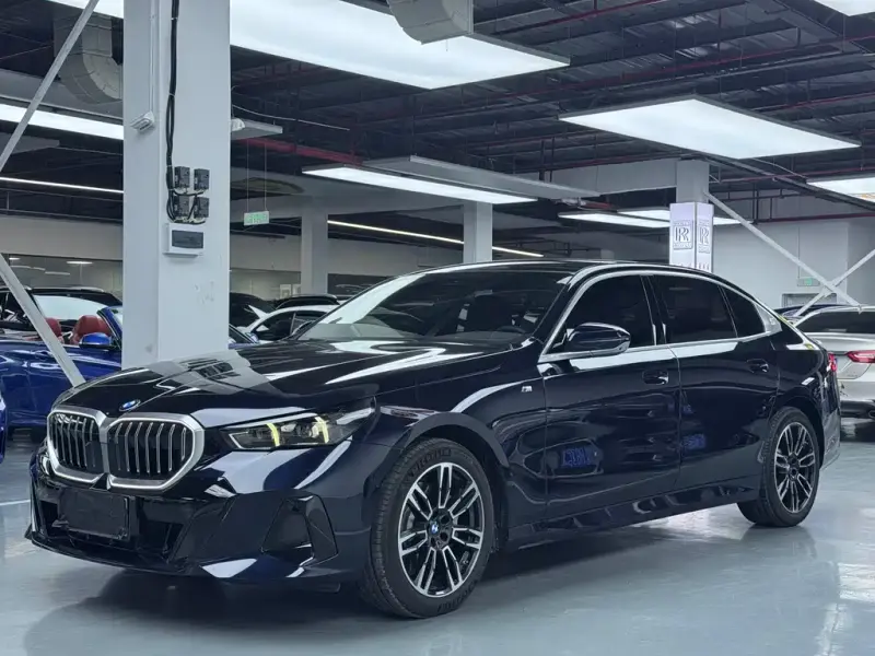 BMW 5 Series, 2025