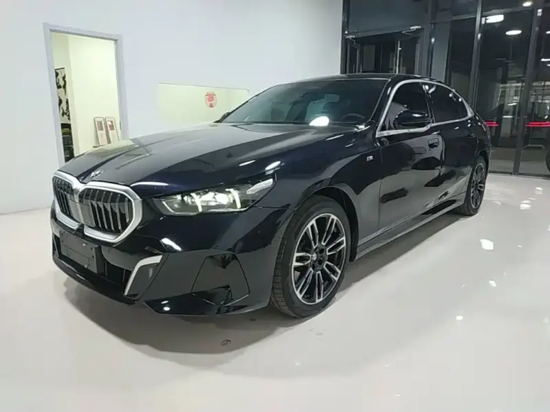 BMW 5 Series, 2025