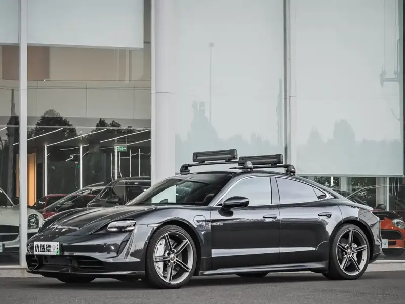 Porsche Taycan, 2020