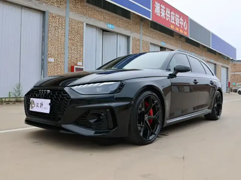 Audi RS 4, 2025