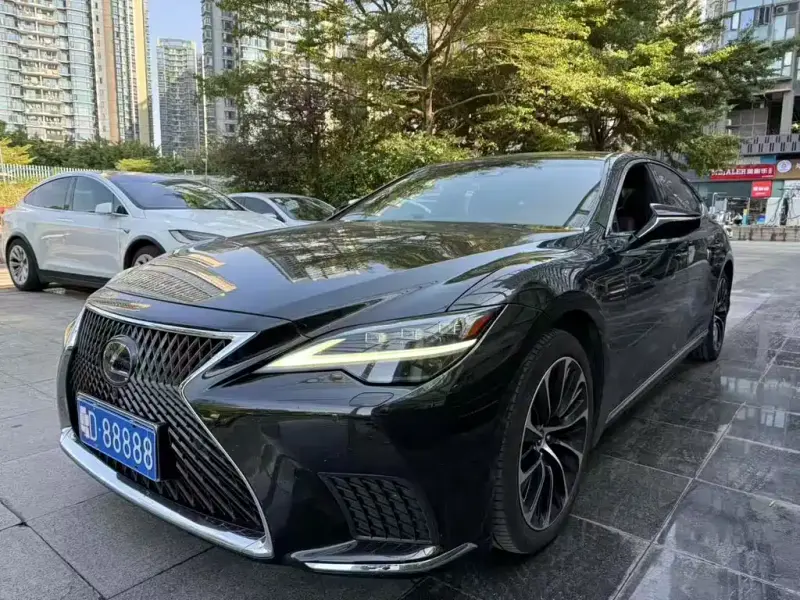 Lexus LS, 2022