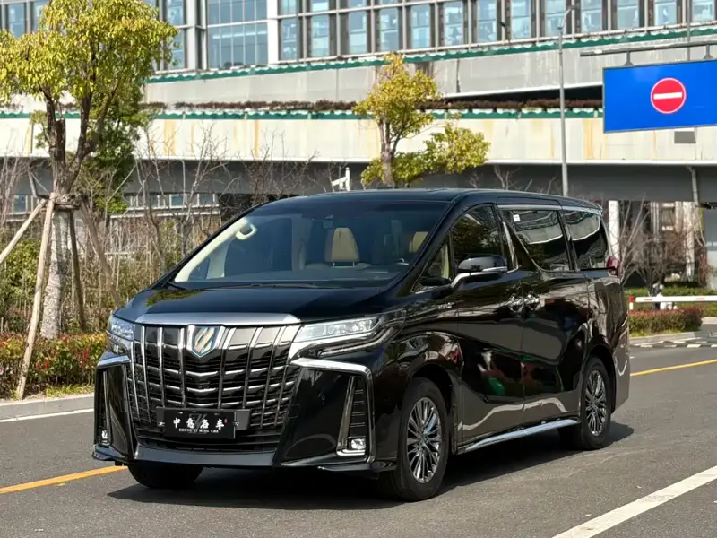 Toyota Alphard, 2022