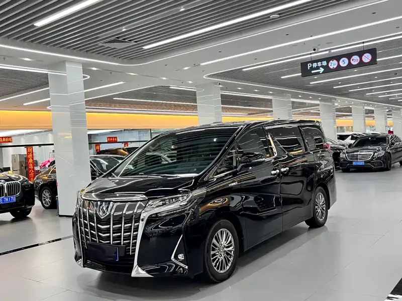 Toyota Alphard, 2023