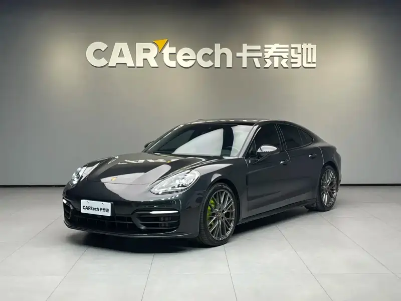 Porsche Panamera, 2023