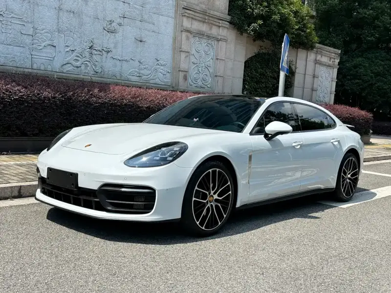Porsche Panamera, 2023