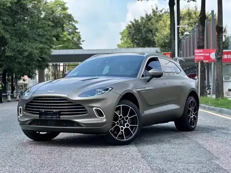 Aston Martin DBX, 2021 — фото 1