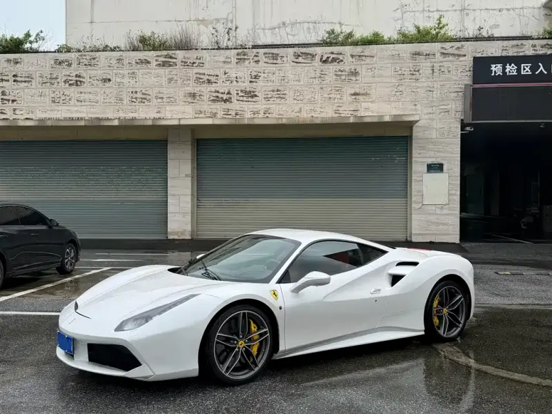 Ferrari 488, 2016